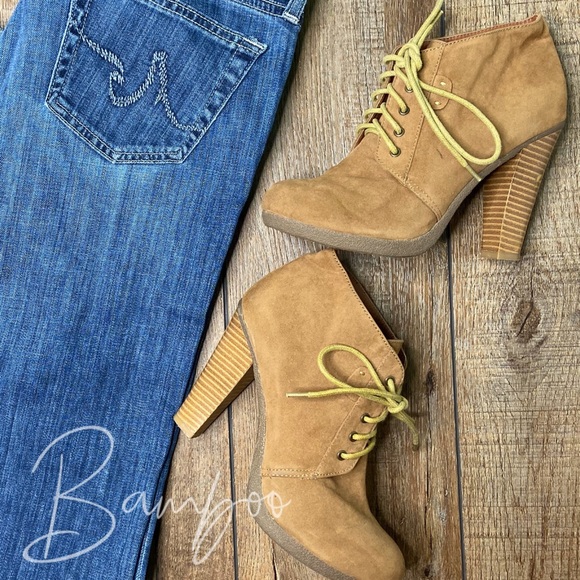 Shoes - Picture 4 of 5